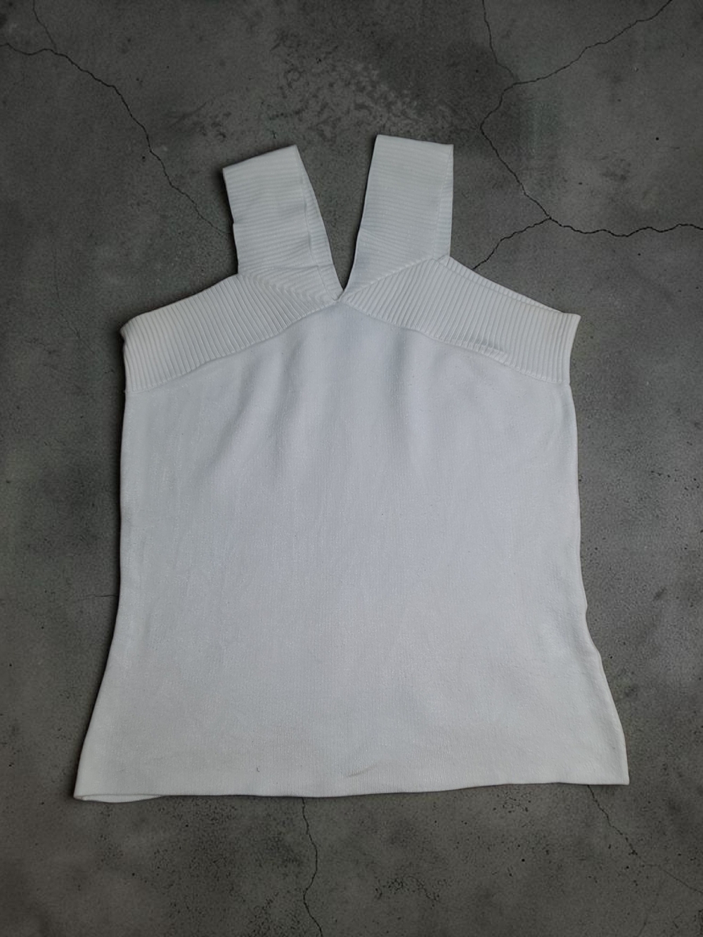 Gibson Latimer White Ribbed Shirt Shoulders Out